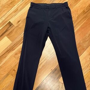 Mens pants 34x30 navy color